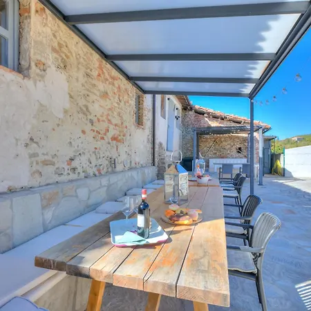 Apartment In Bocca Al Lupo With Shared Pool - Happy