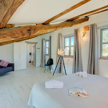 Apartment In Bocca Al Lupo With Shared Pool - Happy Clavesana