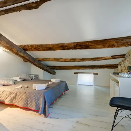 In Bocca Al Lupo With Shared Pool Apartment *