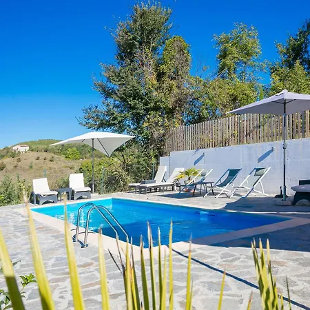 Apartment In Bocca Al Lupo With Shared Pool - Happy Clavesana