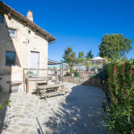In Bocca Al Lupo With Shared Pool - Happy Clavesana