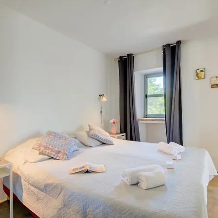 Apartment In Bocca Al Lupo With Shared Pool - Happy Clavesana