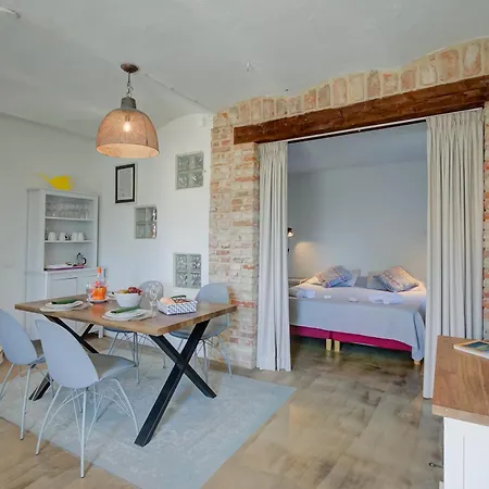 Apartment In Bocca Al Lupo With Shared Pool - Happy