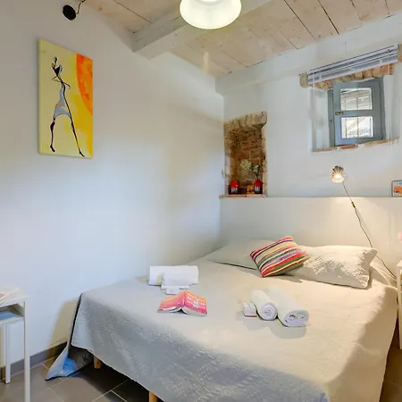 In Bocca Al Lupo With Shared Pool * Clavesana