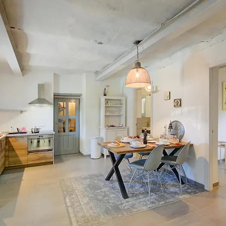 Apartment In Bocca Al Lupo With Shared Pool - Happy Clavesana
