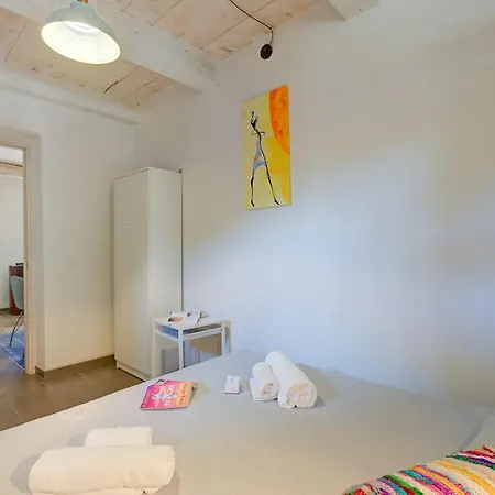 In Bocca Al Lupo With Shared Pool - Happy Apartment *