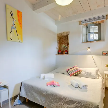 Apartment In Bocca Al Lupo With Shared Pool - Happy Clavesana