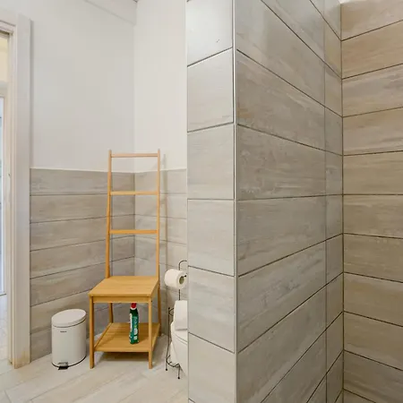 In Bocca Al Lupo With Shared Pool - Happy Apartment *