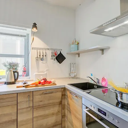 In Bocca Al Lupo With Shared Pool - Happy Apartment *