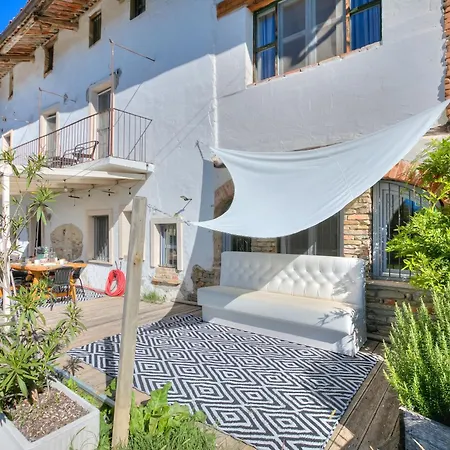 In Bocca Al Lupo With Shared Pool - Happy Apartment