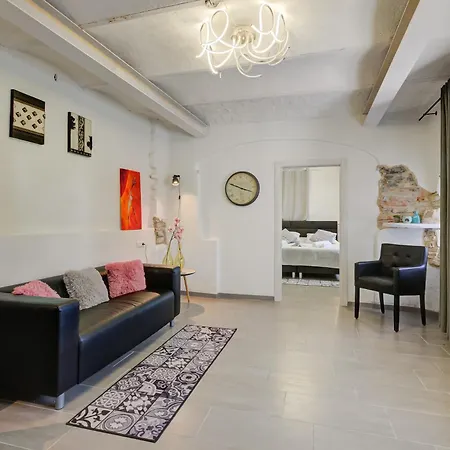Apartment In Bocca Al Lupo With Shared Pool